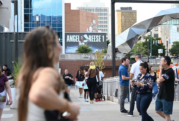 consumer-reebox-angel-reese-indianapolis-wallscape-3 consumer-reebox-angel-reese-indianapolis-wallscape-3